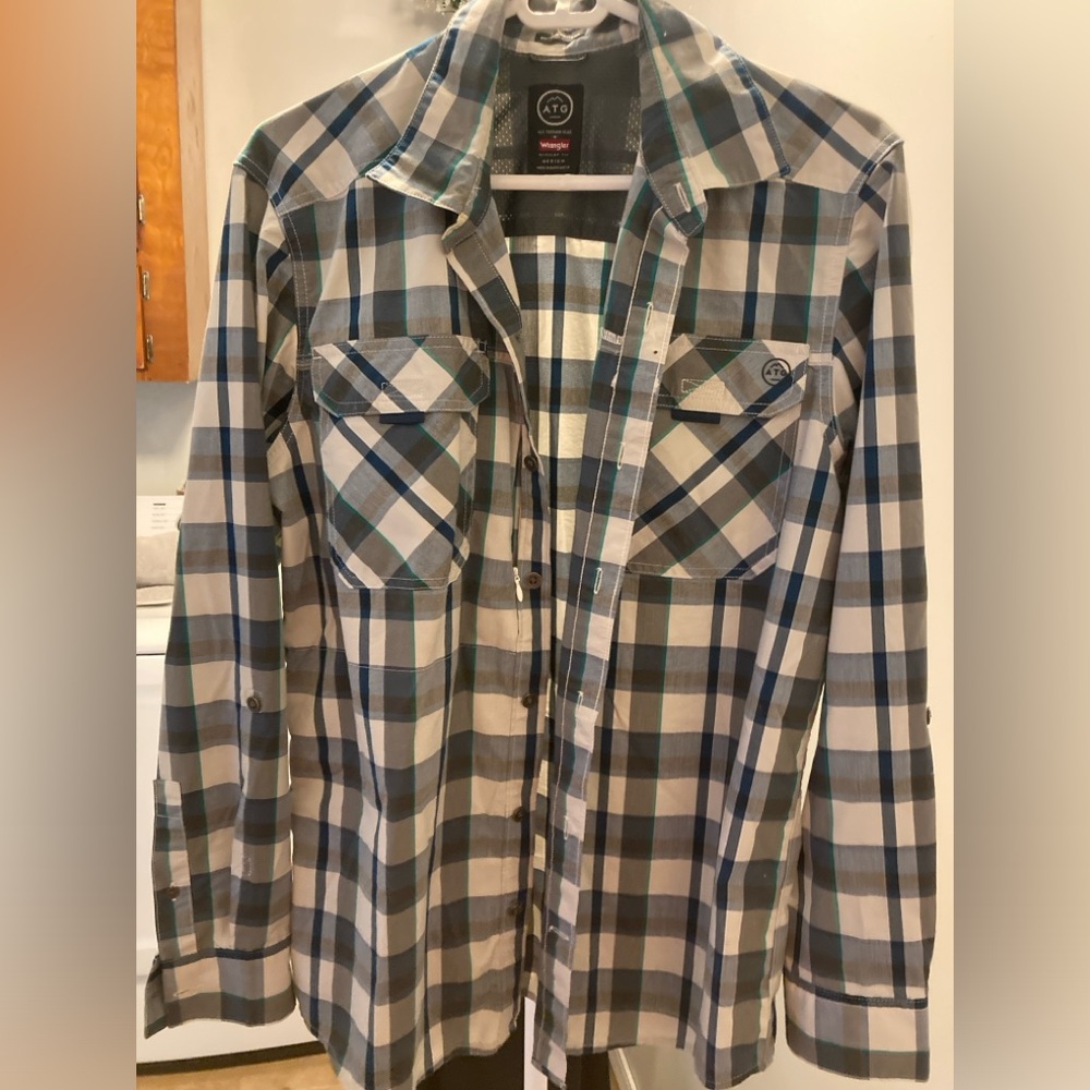 Wrangler ATG long sleeve shirt
